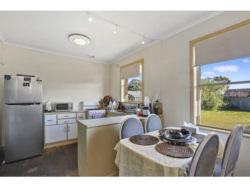 4 Dearborn Parade, Corio VIC 3214