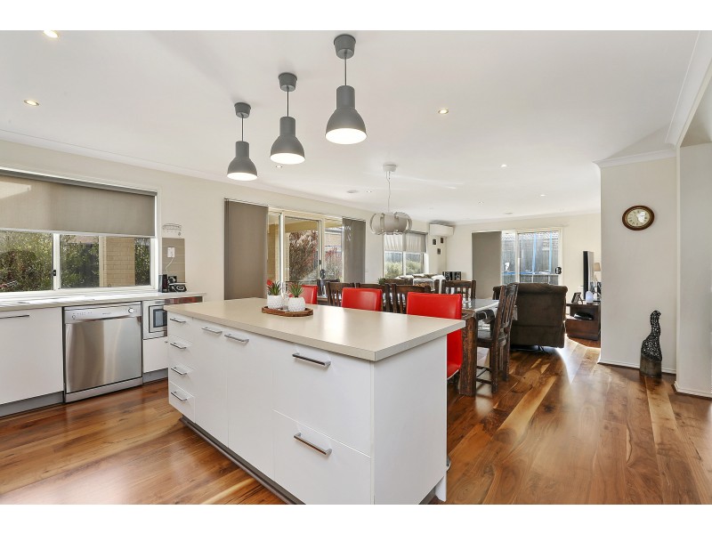 7 Weerana Way, Lara VIC 3212
