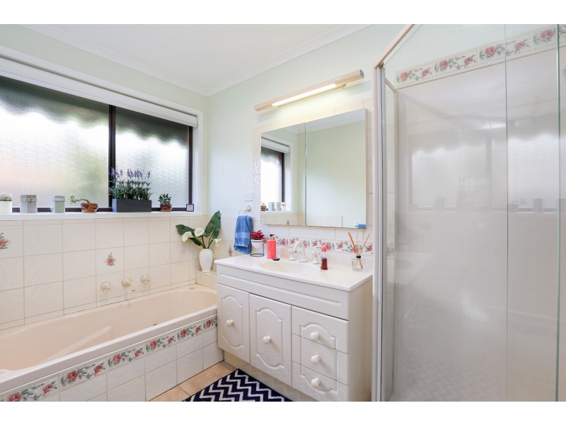 16 Bosbury Street, Norlane VIC 3214