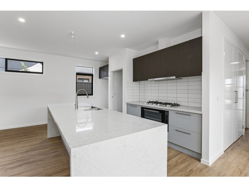 27 Canterbury Road West, Lara VIC 3212