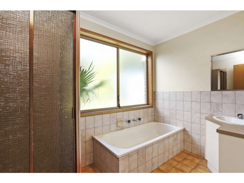 24 Cranbourne Drive, Corio VIC 3214