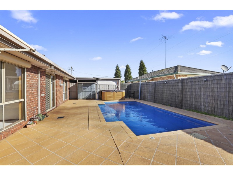 24 Cranbourne Drive, Corio VIC 3214