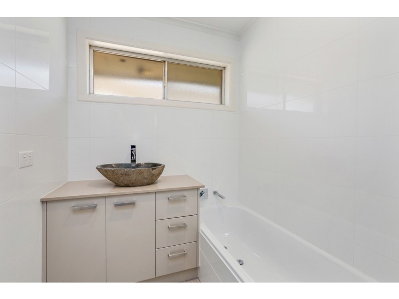 19 Ponds Drive, Lara VIC 3212