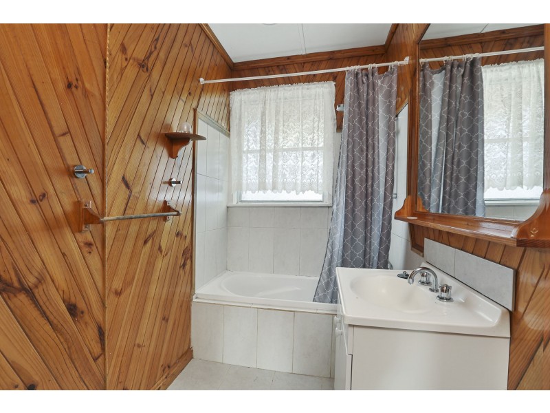 97 Vermont Avenue, Corio VIC 3214