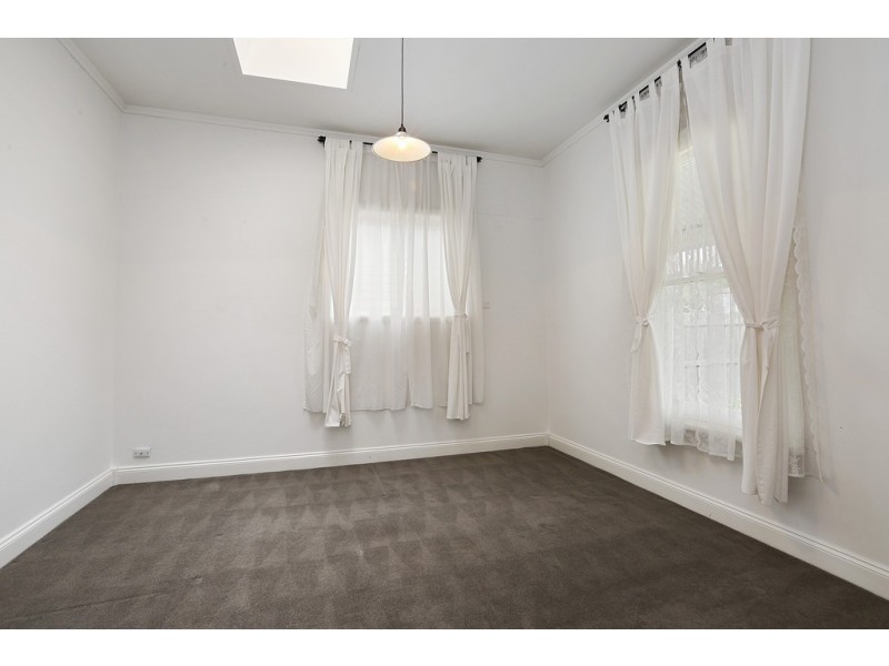 210 Shannon Avenue, Geelong West VIC 3218