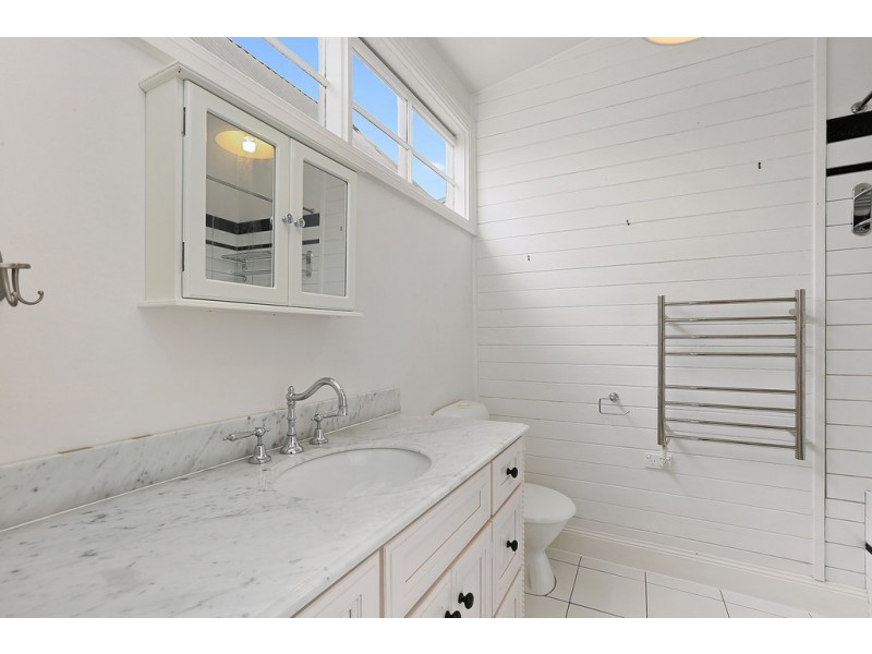 210 Shannon Avenue, Geelong West VIC 3218