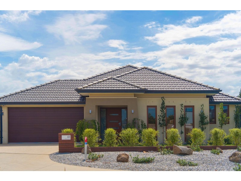 43 Moorhen Drive, Lara VIC 3212