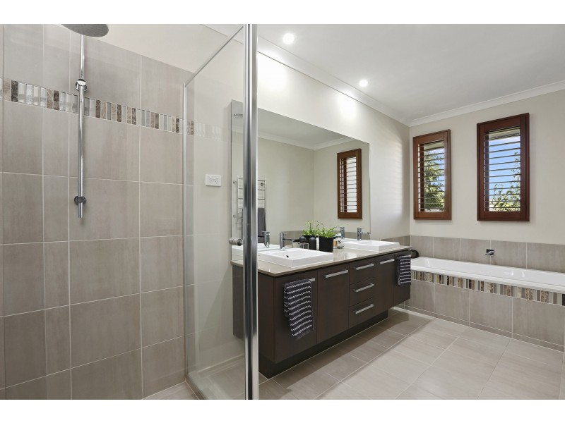 43 Moorhen Drive, Lara VIC 3212