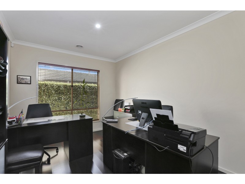 43 Moorhen Drive, Lara VIC 3212