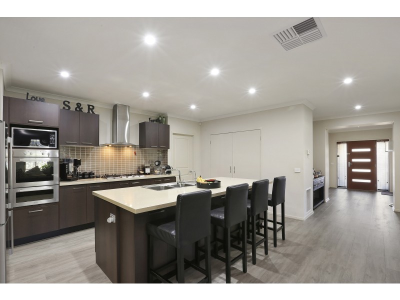 43 Moorhen Drive, Lara VIC 3212