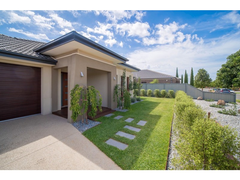 43 Moorhen Drive, Lara VIC 3212