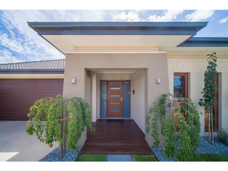 43 Moorhen Drive, Lara VIC 3212