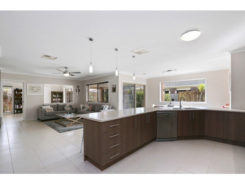 12 Nilaur Place, Lara VIC 3212