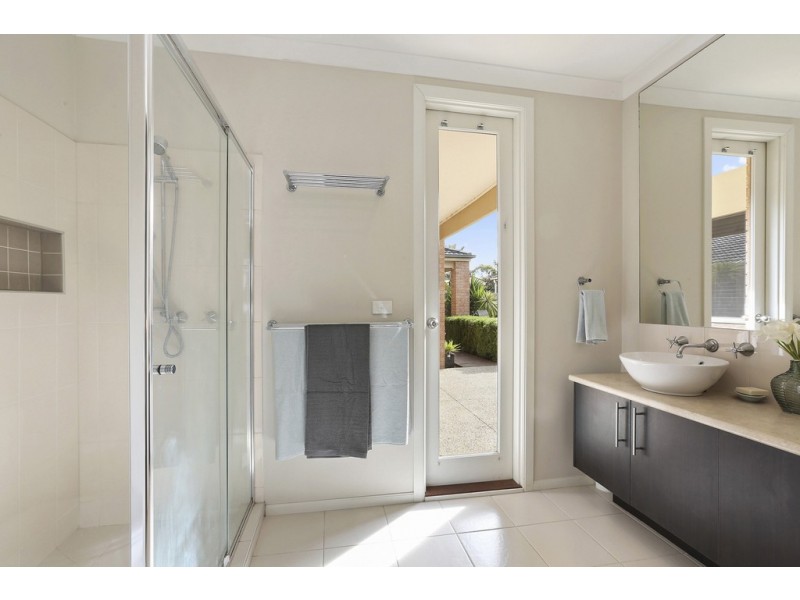 12 Nilaur Place, Lara VIC 3212