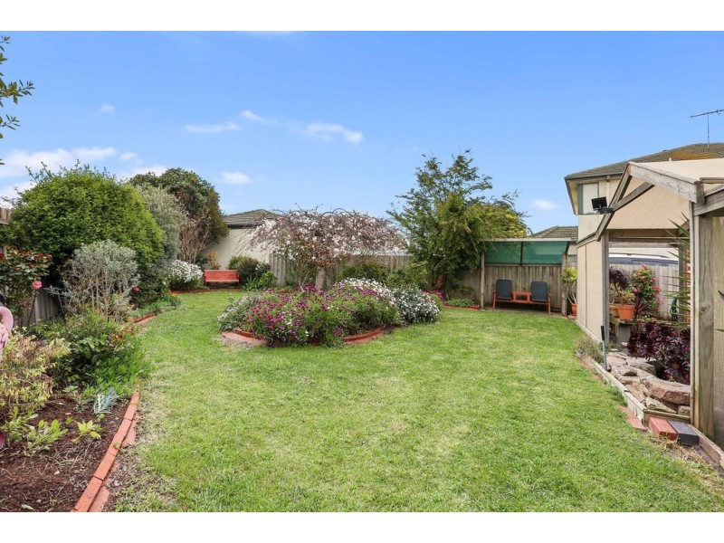 64 Lara Boulevard, Lara VIC 3212