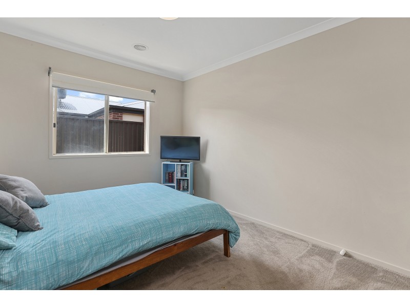 112 Canterbury Road West, Lara VIC 3212