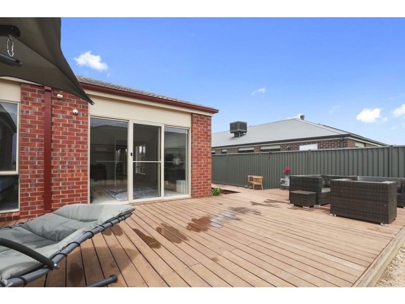 112 Canterbury Road West, Lara VIC 3212