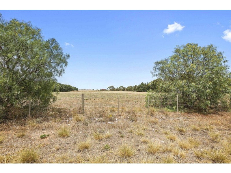 112 Canterbury Road West, Lara VIC 3212