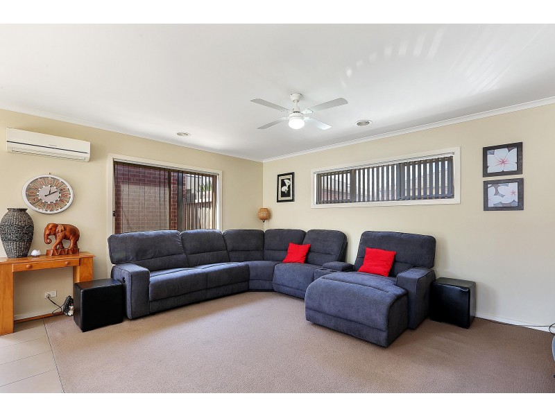 1/8 Talpa Crescent, Corio VIC 3214