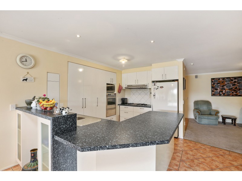 11 Menzies Close, Lara VIC 3212