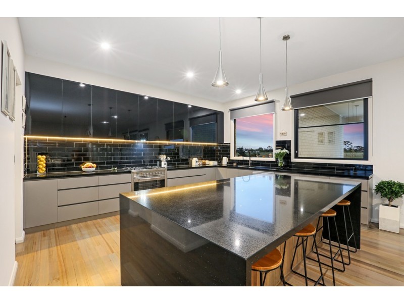 2-4 Robs Lane, Little River VIC 3211