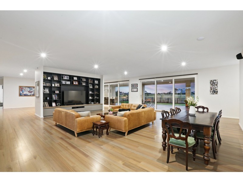 2-4 Robs Lane, Little River VIC 3211