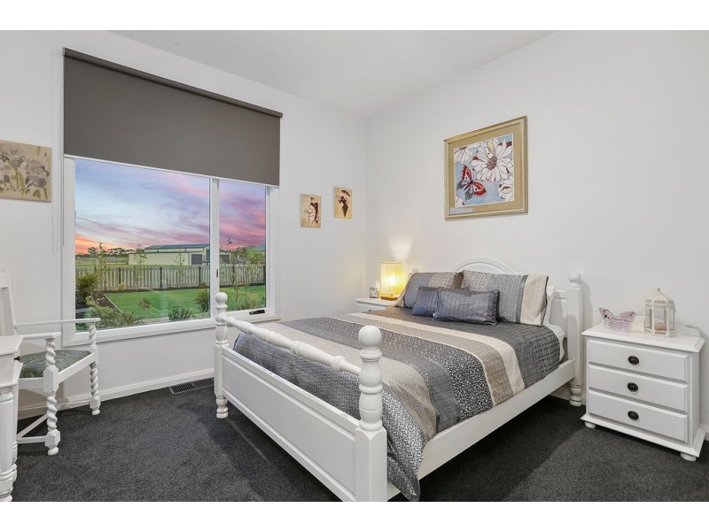 2-4 Robs Lane, Little River VIC 3211