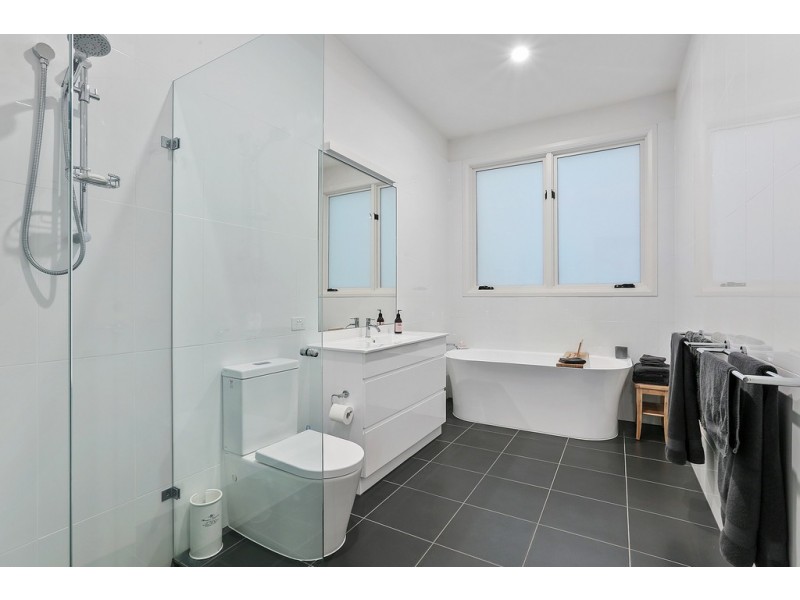 2-4 Robs Lane, Little River VIC 3211