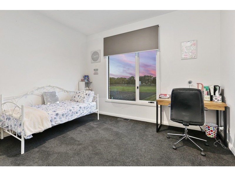 2-4 Robs Lane, Little River VIC 3211