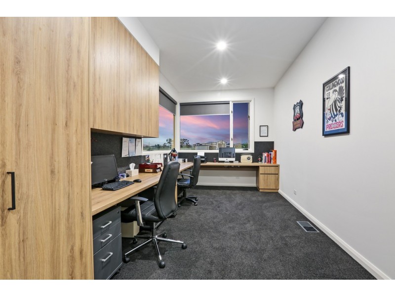 2-4 Robs Lane, Little River VIC 3211