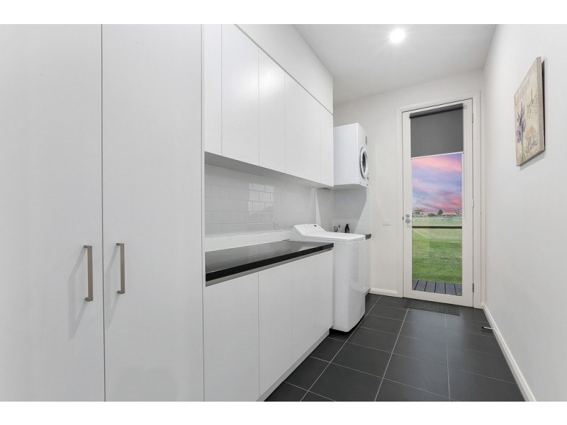 2-4 Robs Lane, Little River VIC 3211