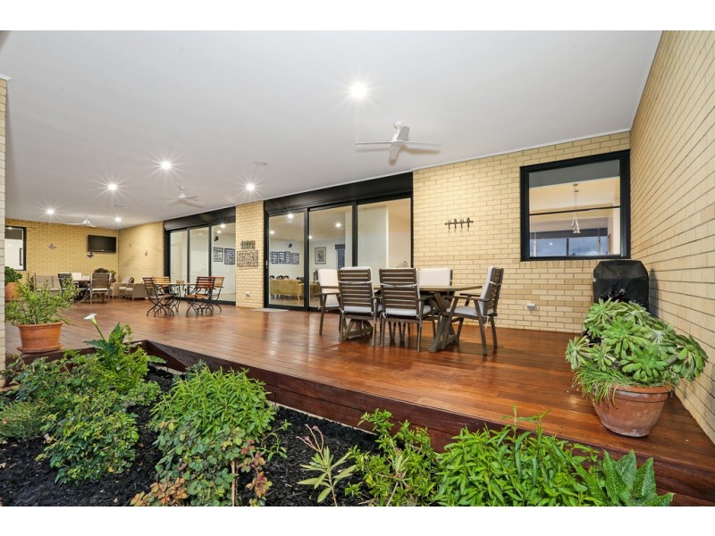 2-4 Robs Lane, Little River VIC 3211