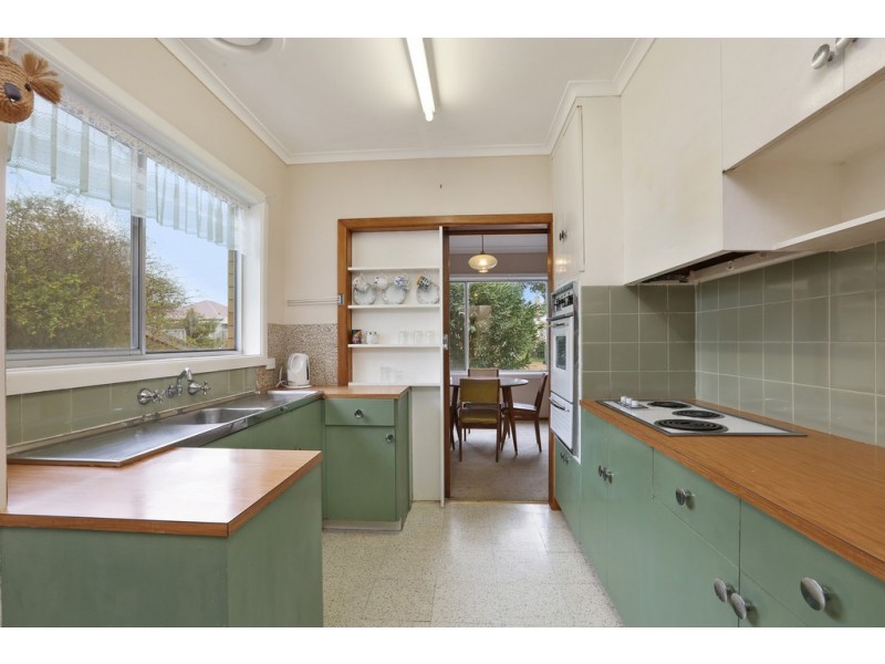 9 Sheridan Street, Hamlyn Heights VIC 3215