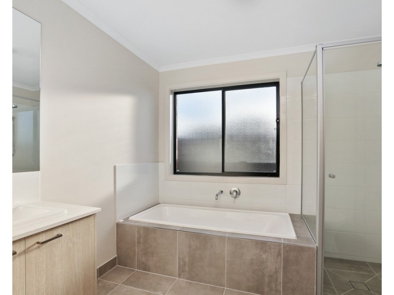 19 Lavender Drive, Lara VIC 3212