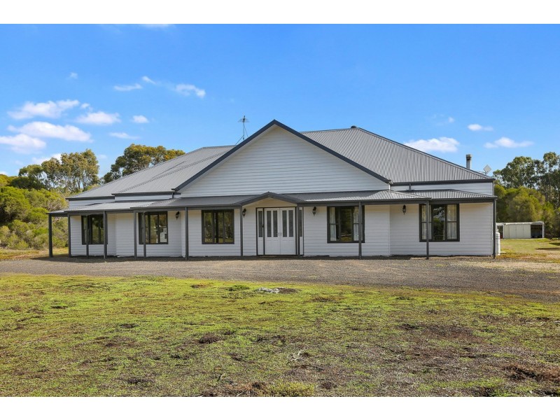 15 Constantine Drive, Lara VIC 3212