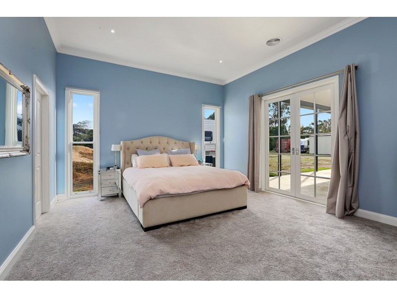 15 Constantine Drive, Lara VIC 3212