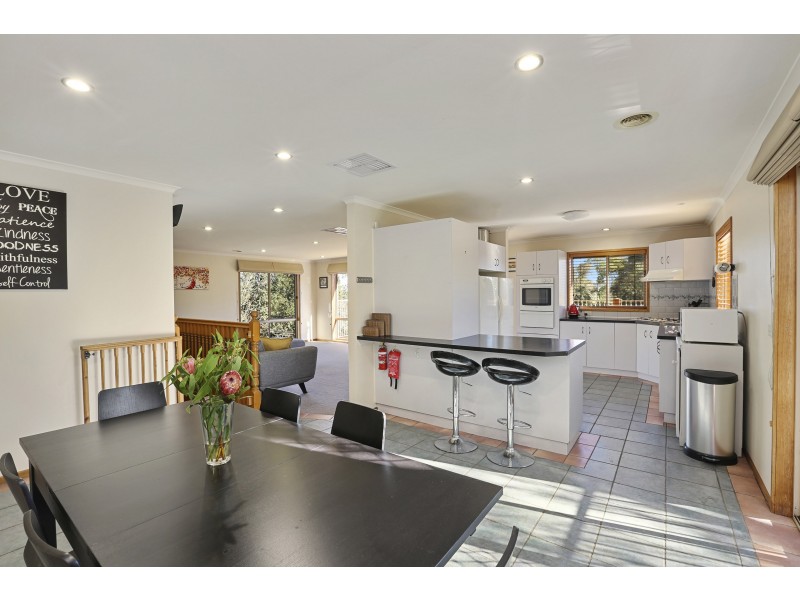 8 Scarlett Grove, Lara VIC 3212