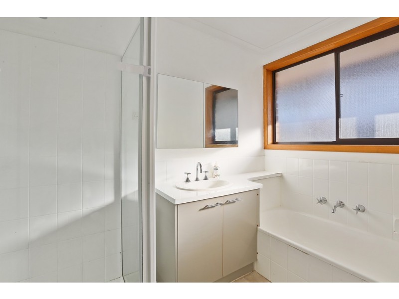 17 Sheeran Crescent, Lara VIC 3212