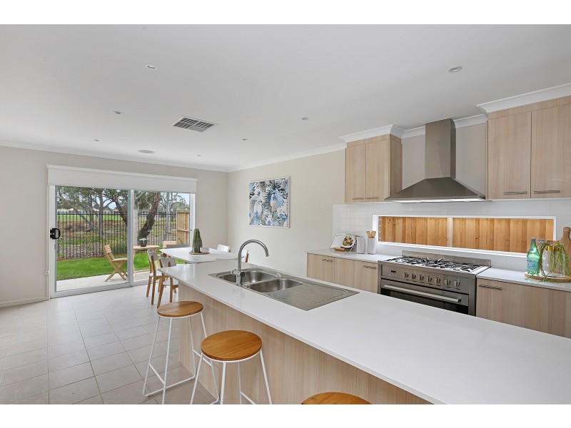 34 Yellow Avenue, Lara VIC 3212