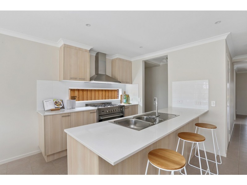 34 Yellow Avenue, Lara VIC 3212