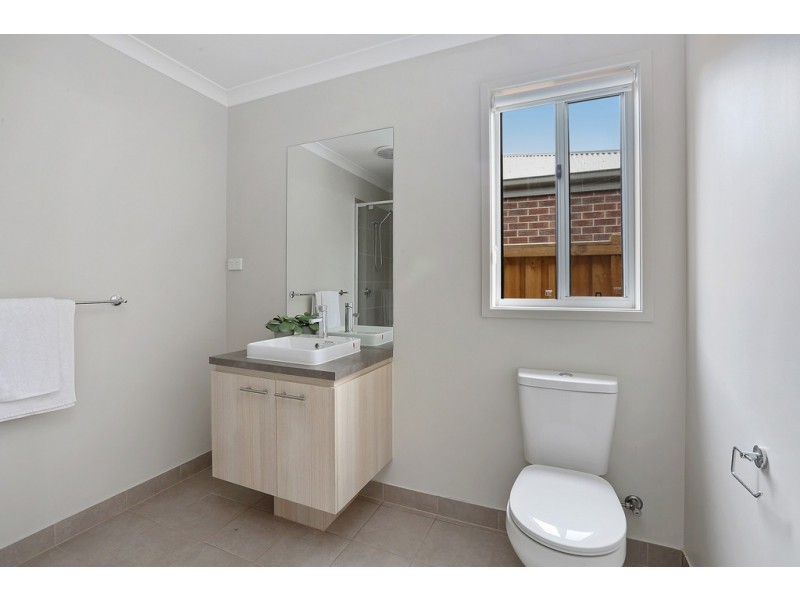 34 Yellow Avenue, Lara VIC 3212