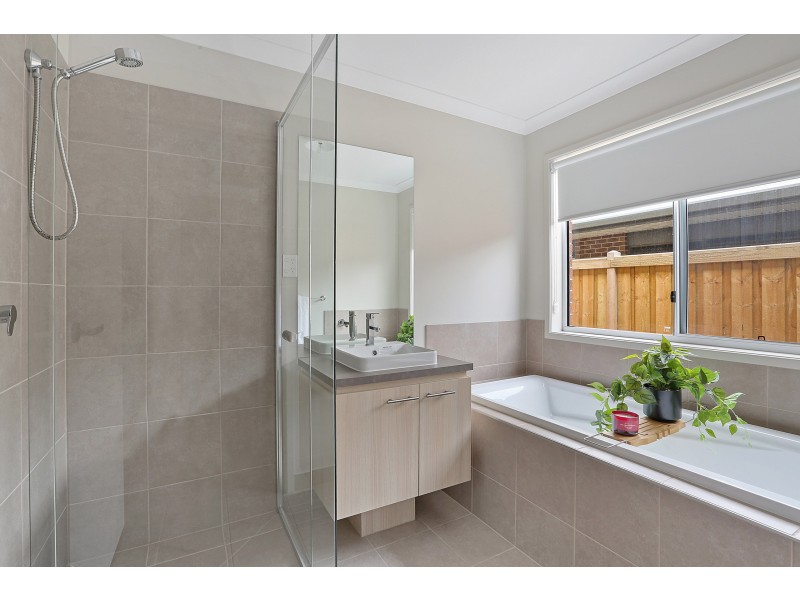 34 Yellow Avenue, Lara VIC 3212