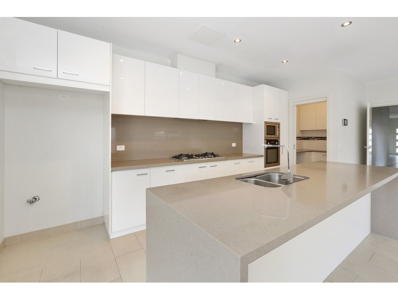 2/4 Waratah Street, Geelong West VIC 3218