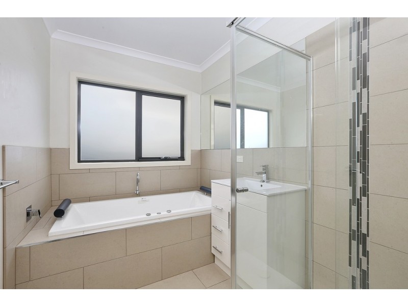 2/4 Waratah Street, Geelong West VIC 3218