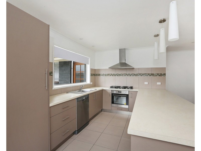 1/11 Saintfield Street, Lara VIC 3212