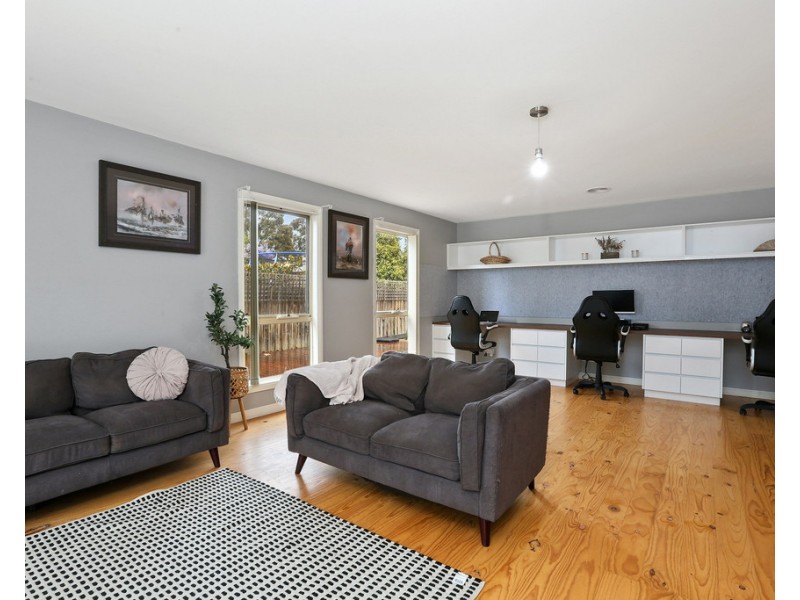 8 Cypress Court, Lara VIC 3212