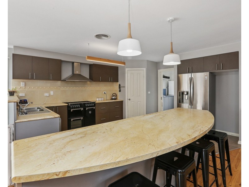 8 Cypress Court, Lara VIC 3212