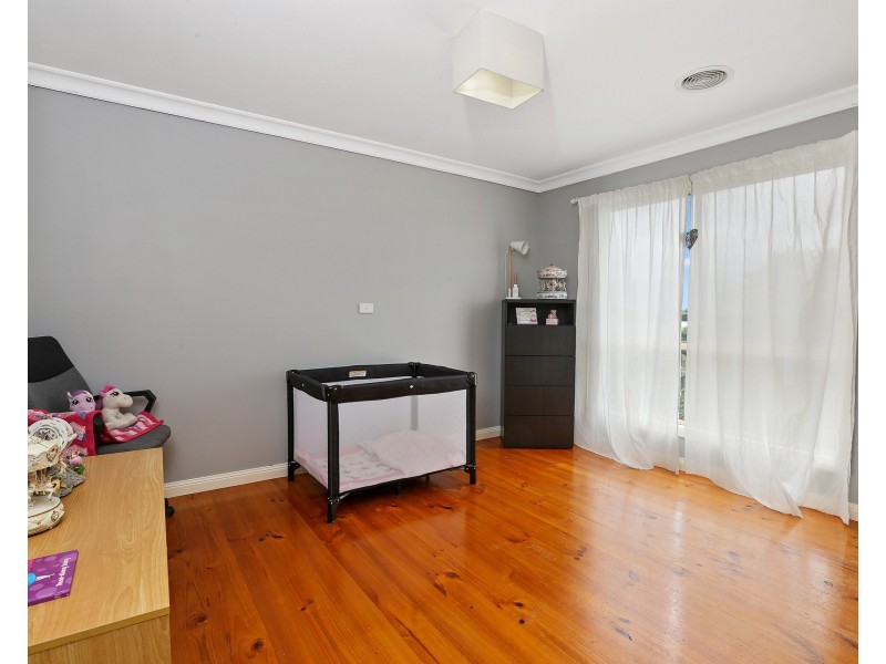 8 Cypress Court, Lara VIC 3212