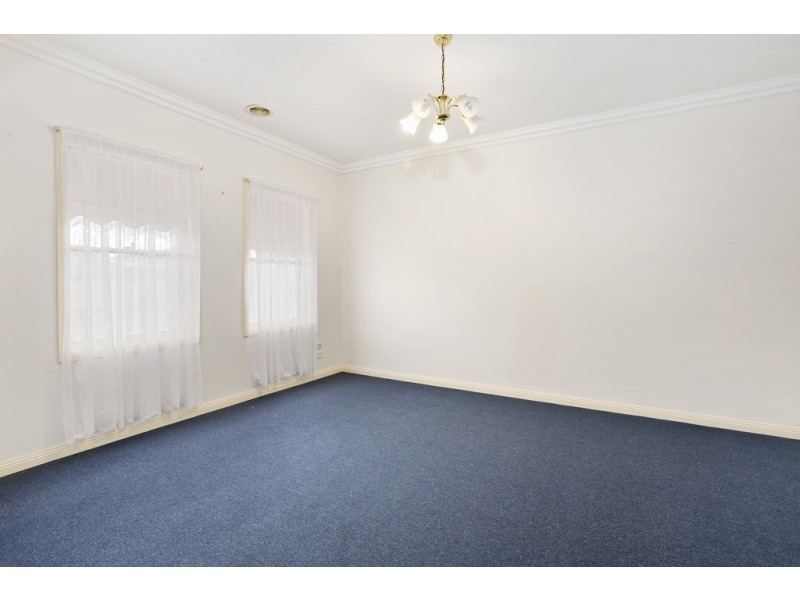 17 Greenleaf Drive, Lara VIC 3212