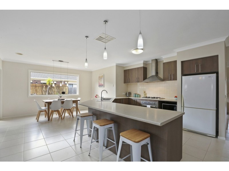 12 Nilaur Place, Lara VIC 3212